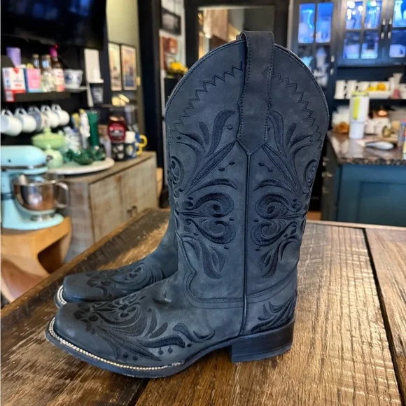 Circle G black Leather embroidered Cowboy Boots - Picture 2 of 9